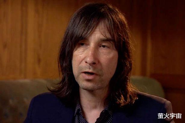 张雪迎|英国摇滚歌手嗑药太嗨产生幻觉，与女友亲热时以为她是一只獾