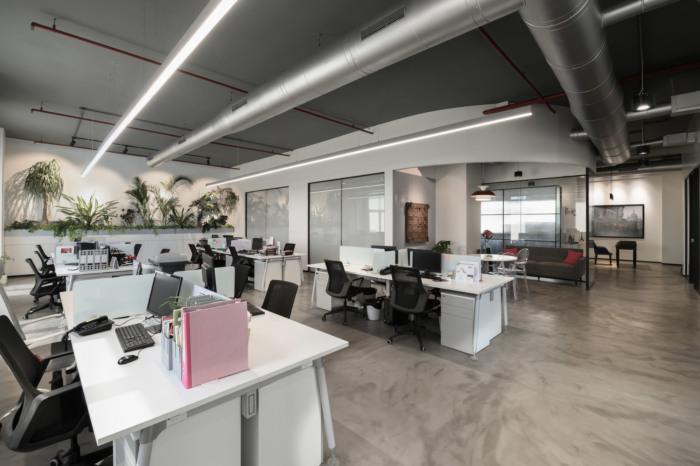 |与上级领导，走得近与否，关系到自己事业前程