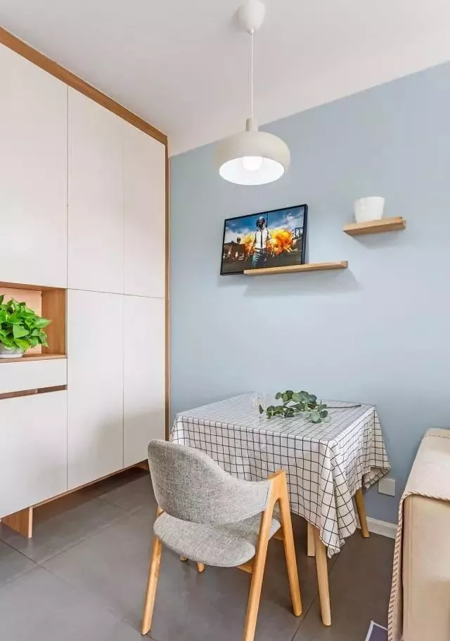 66平米的小户型两房,一看到客厅就懵了!看似简单却舒适迷人!