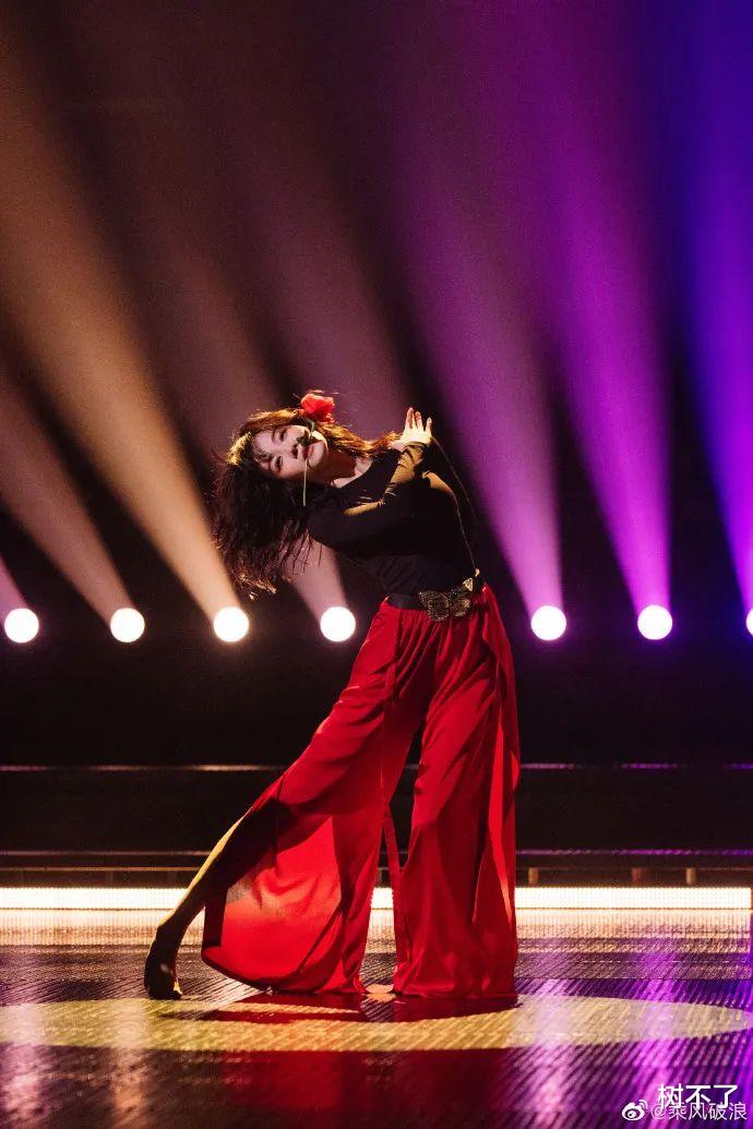 新裤子乐队|今天，滚圈被这个女人刷屏了