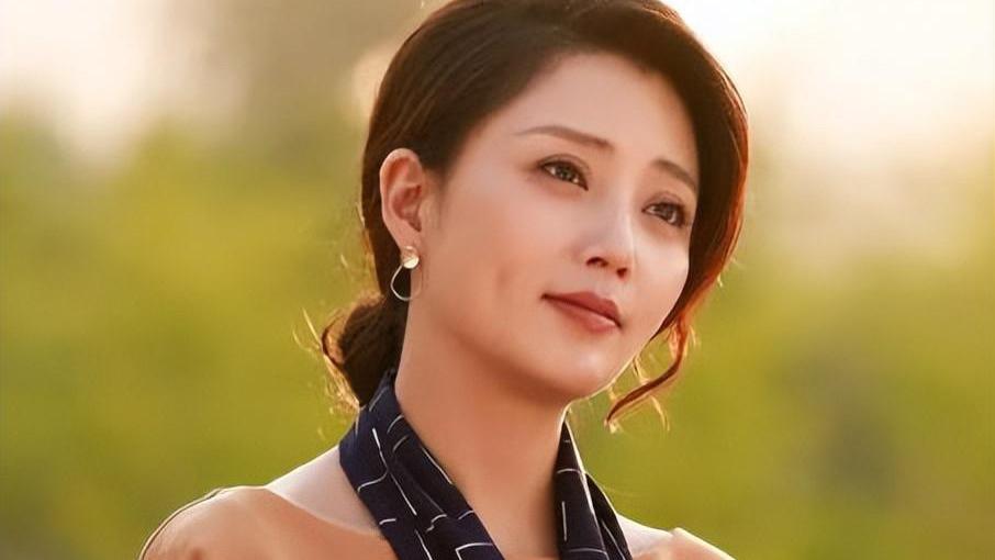 殷桃|迷倒7个男人，42岁再次焕发第二春，殷桃背后的故事真不简单