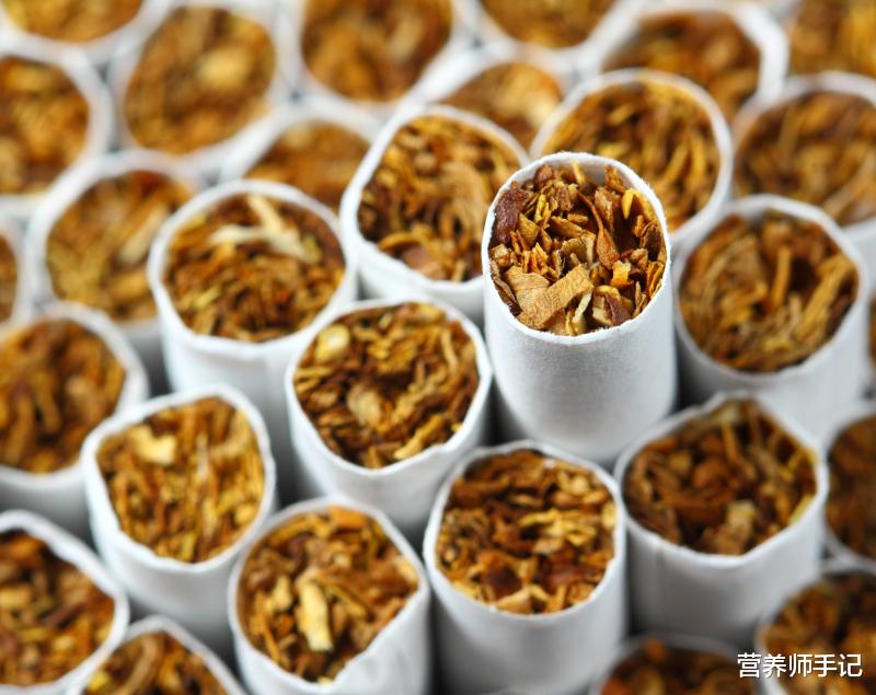 花生|槟榔被禁了。网友:什么时候把香烟也限制一下。