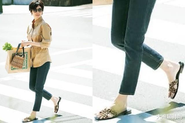 正值夏日露肤季,还不赶快脱下丝袜,展现40+女性的时尚魅力