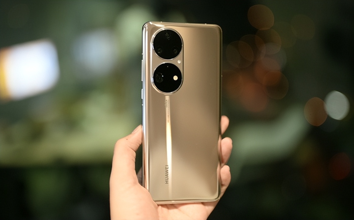 iPhone14|iPhone14最新曝光：屏幕方案实锤？网友表示还是国产旗舰香