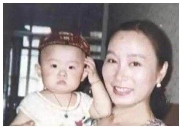 罗敏|周野芒，情断奚美娟娶了琼女郎，夫妻恩爱多年却一直没要孩子