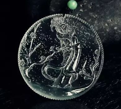 翡翠|?翡翠“飘花”和“满绿”,你会选哪一个?