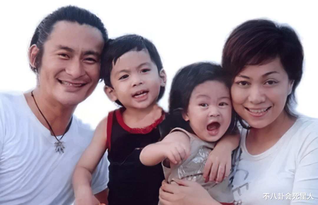 景冈山|55岁景冈山近照，满脸树皮纹，每天两三斤白酒，曾醉到在阳台小便