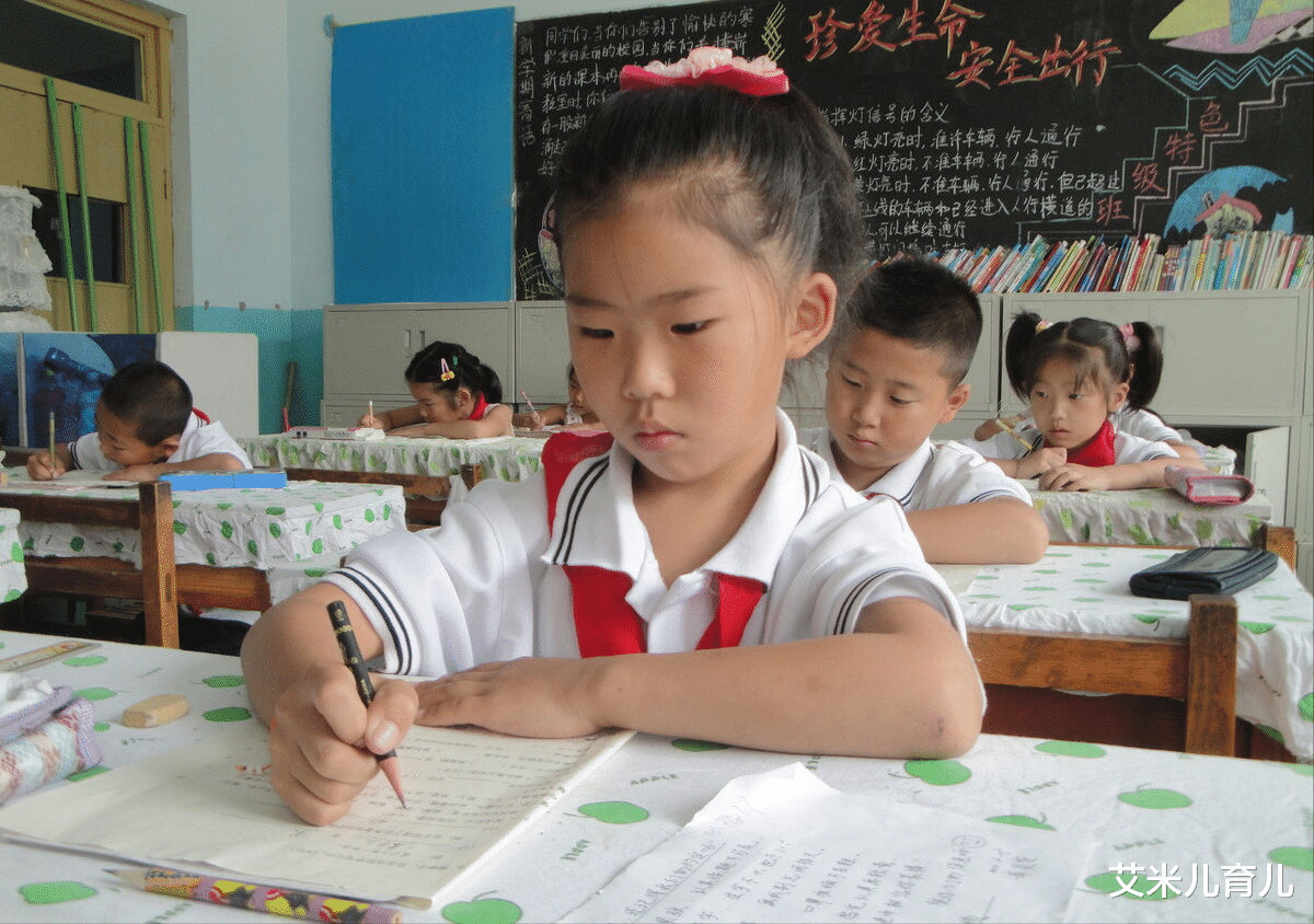 学霸|孩子进入小学后，想要各科成绩都拔尖，只需提前做好三件事