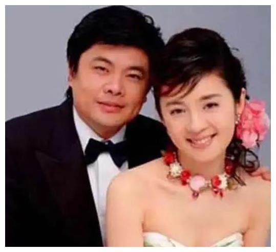 和蒋虎丁克17年的春妮，为何二婚嫁给刚强1年就生下儿子？
