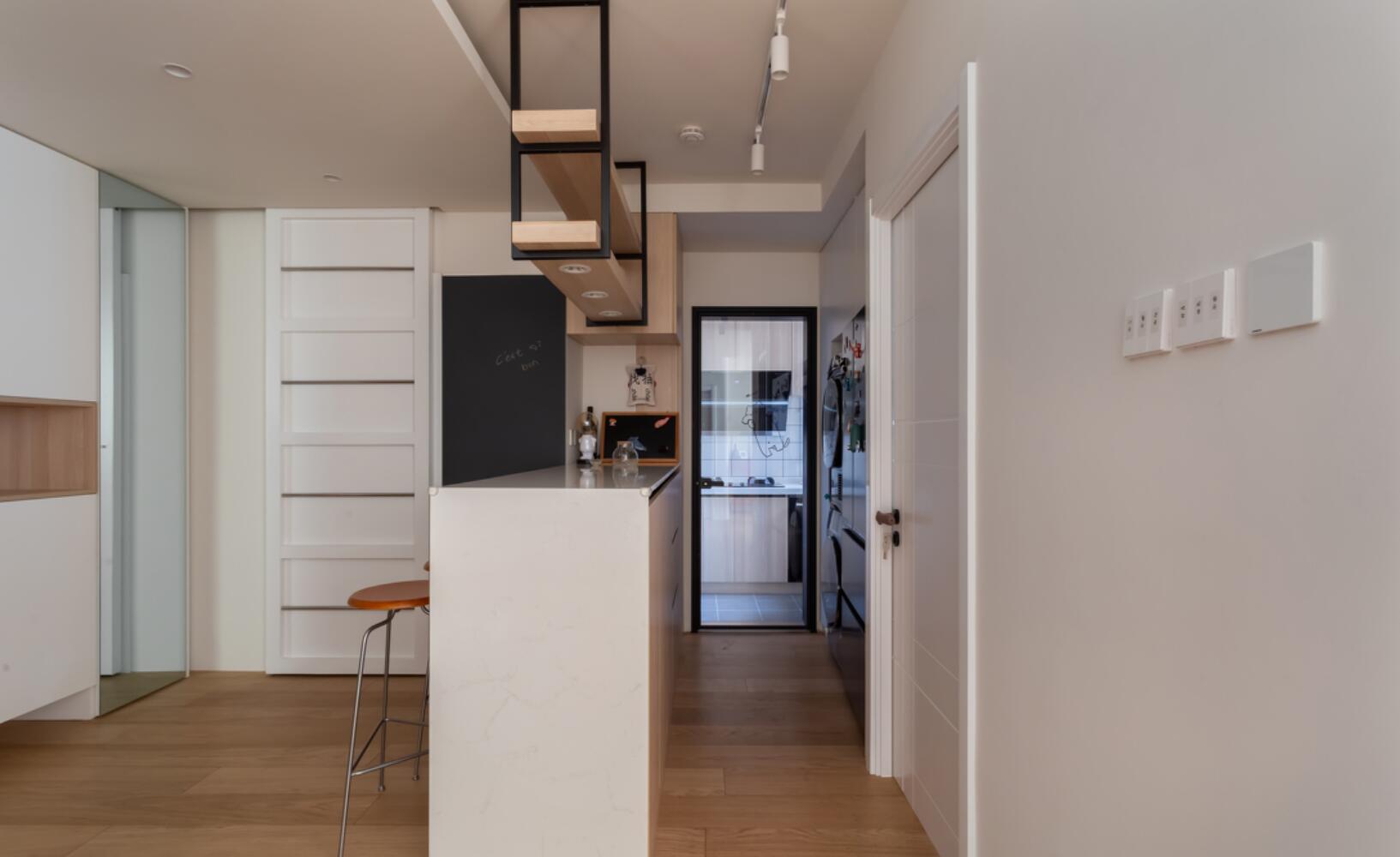 看了她家,才知道什么叫实用,80㎡的户型,看不见一丝的浪费