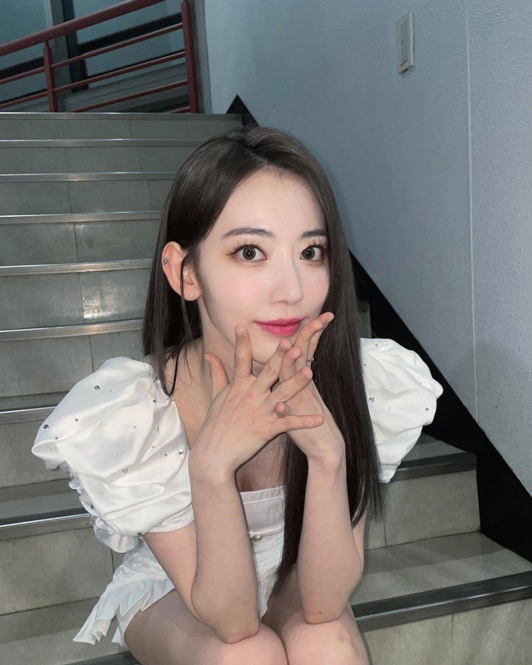 完美无瑕|LESSERAFIM宫胁咲良,变身冷美人,跨越可爱的魅力,完美无瑕美貌