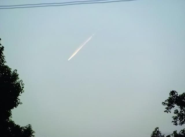 河南上空出现“火龙”,小院发现残骸,是外星人来访还是另有原因