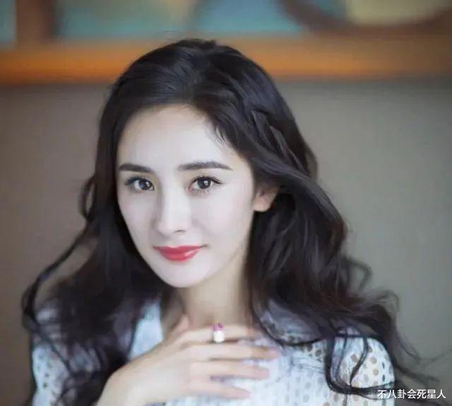 血糖 “自然美女”是假的，脸大嘴厚，小眼黑皮，旧图揭露“人间真实”