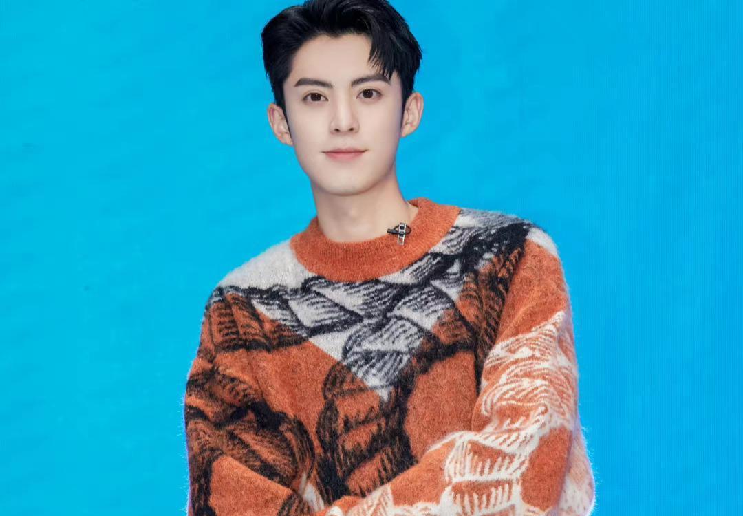 肖战|肖战爆料要被王鹤棣取代！年龄和涨粉量落下风，除了粉丝无人喜欢