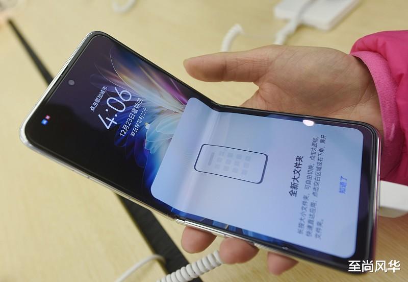 华为|OPPO与华为的铰链设计专利有什么区别?哪一个技术更先进?