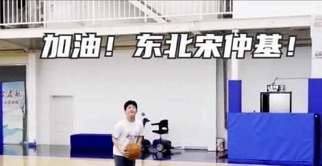 沙溢|沙溢带儿子打篮球减肥,11岁安吉神似刘昊然,兄弟二人如复制粘贴