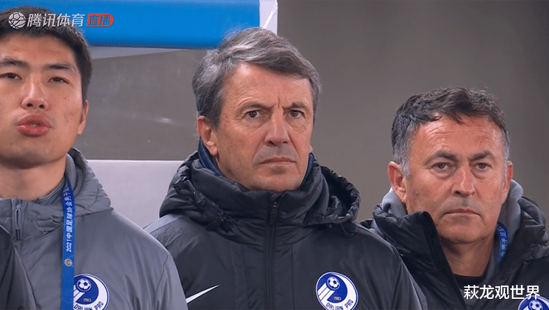 埃弗頓|埃弗頓敗給墊底球隊(duì) 球迷怒了：貝尼特斯?jié)L蛋！他仍然煮熟的鴨子就剩下“嘴硬”了