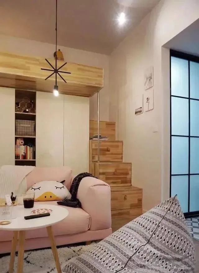 39平一室户,把床吊在半空中,结果多出一间房,进门被迷住,晒晒