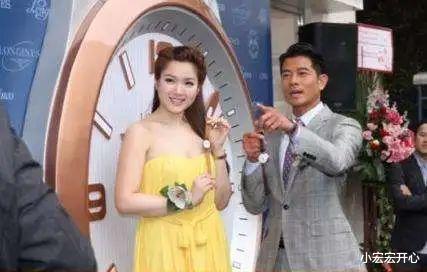 坂井泉水|“爷孙恋”男主去世，小女友无人现身：风流一世，最后成工具人？