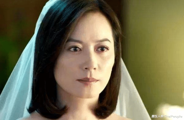 林青霞|美人沟下巴有多好看？林青霞下巴凹陷成经典，戚薇变尖却失辨识度