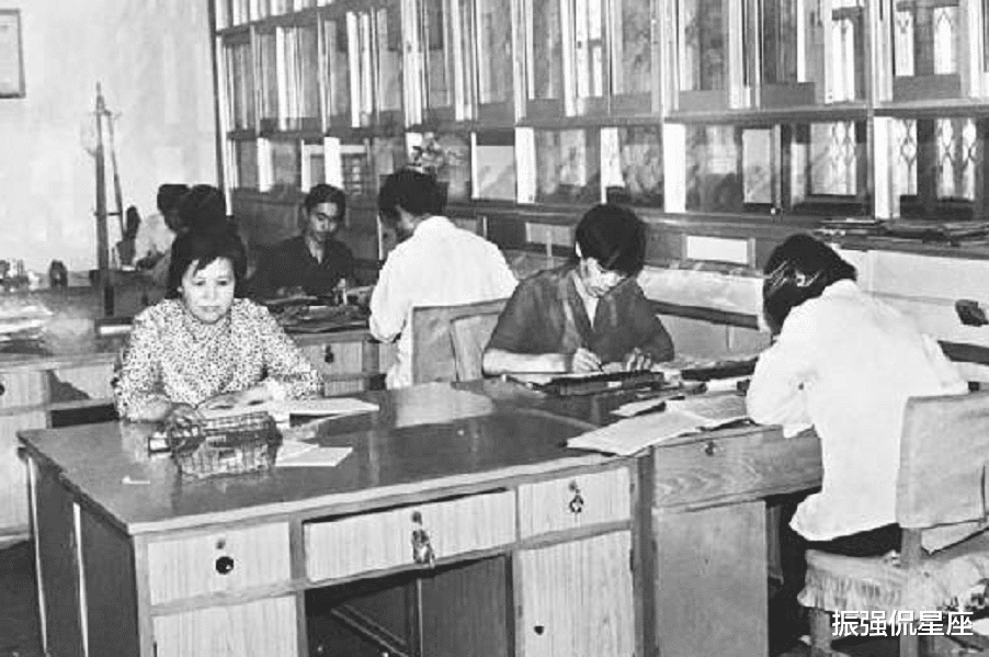 70年代重大贪污案:女会计贪污4万包养7个情夫,最终却被情夫举报