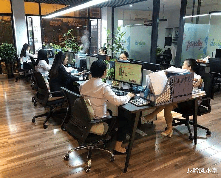 龙吟师傅教你怎么去选办公桌