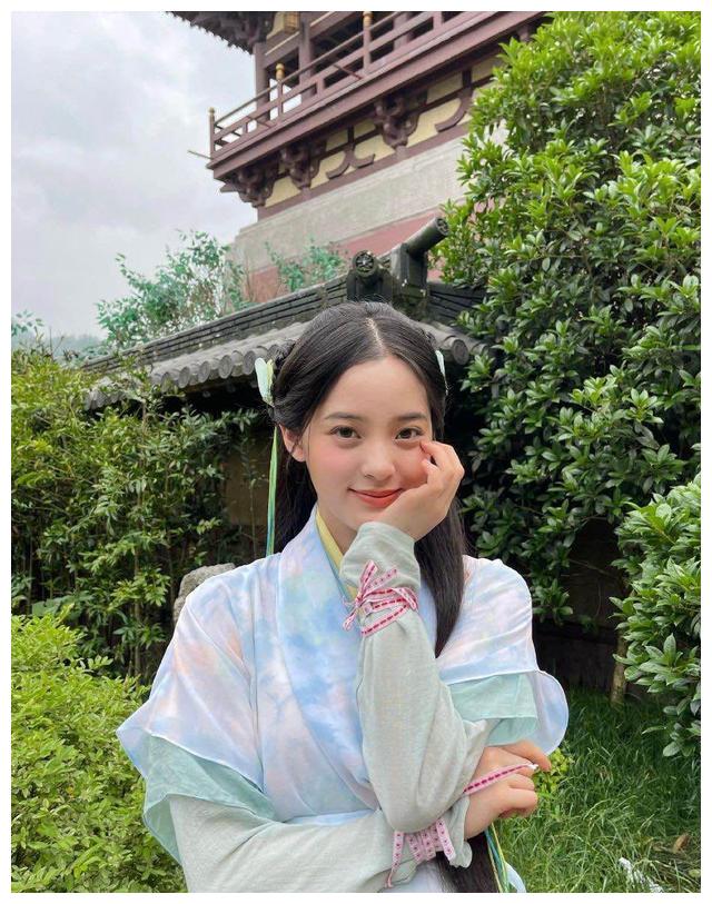 短发 欧阳娜娜扮“赵灵儿”美出圈，网友：让你模仿，没让你超越！