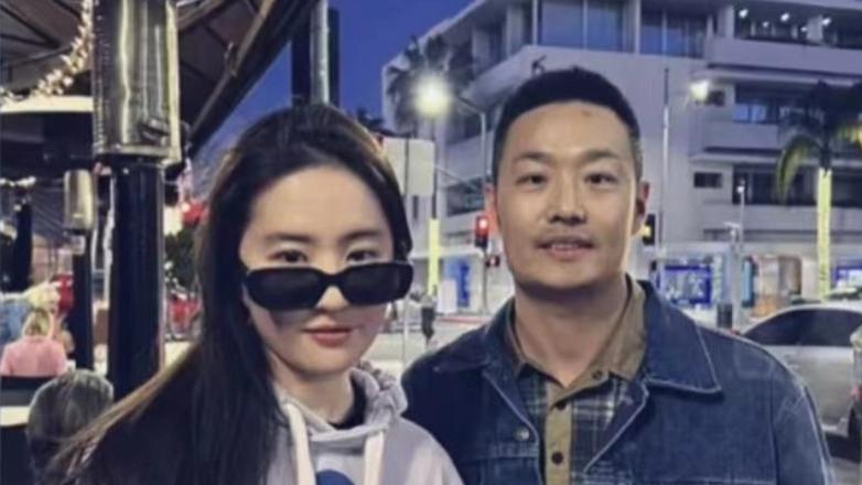 |刘亦菲定居美国富人区！戴墨镜有大姐风范，约见导演疑留美国发展