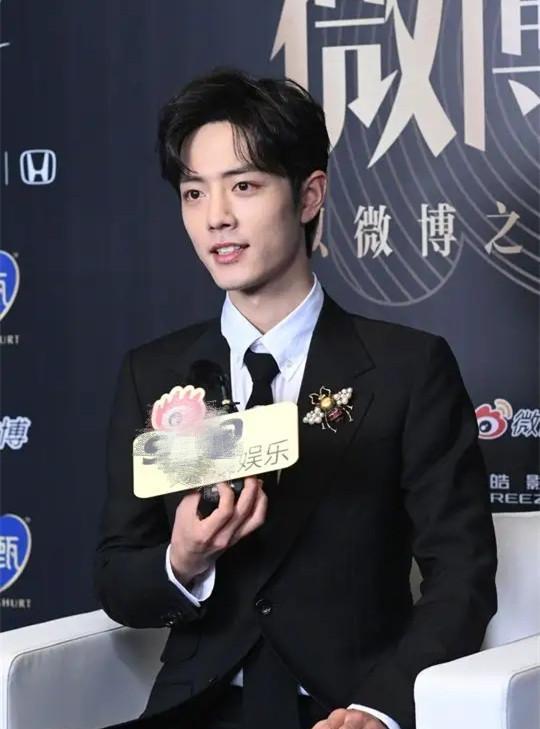 肖战|肖战赴横店拍戏，新代言即将官宣！对家“机关算尽”反而成就了他