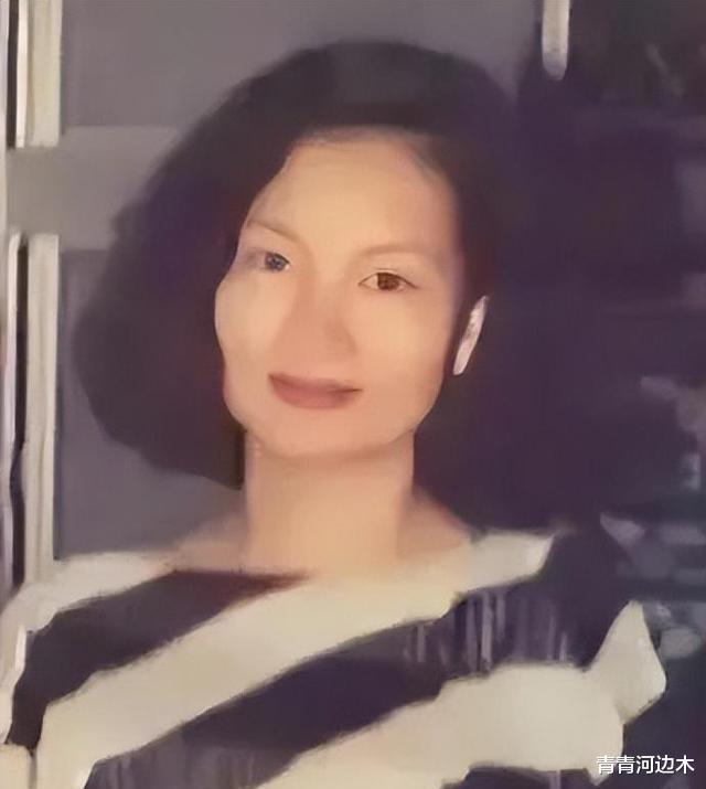 大S|就让大S认了道大哥为干爹,和张兰互相厮打,像样的S妈妈黄春梅过着不像样的生活