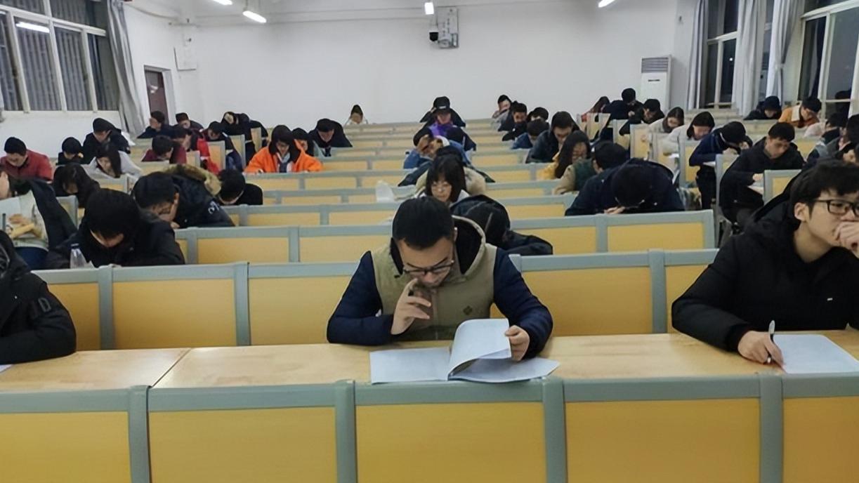 MVP|新型“啃老族”：假借考试名义呆在家里，父母快给孩子对号入座