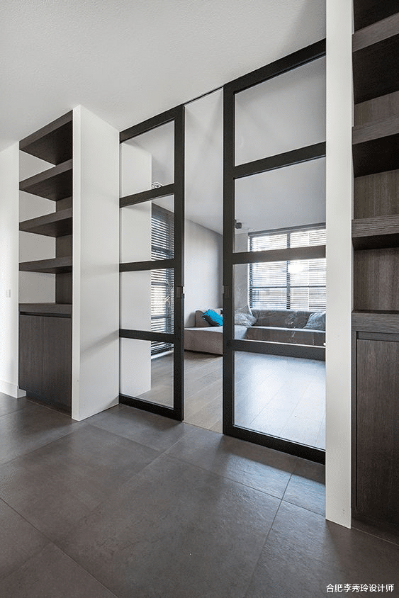 同样是装玻璃门,为什么不选入墙式?放大空间不占1㎡,灵活好用