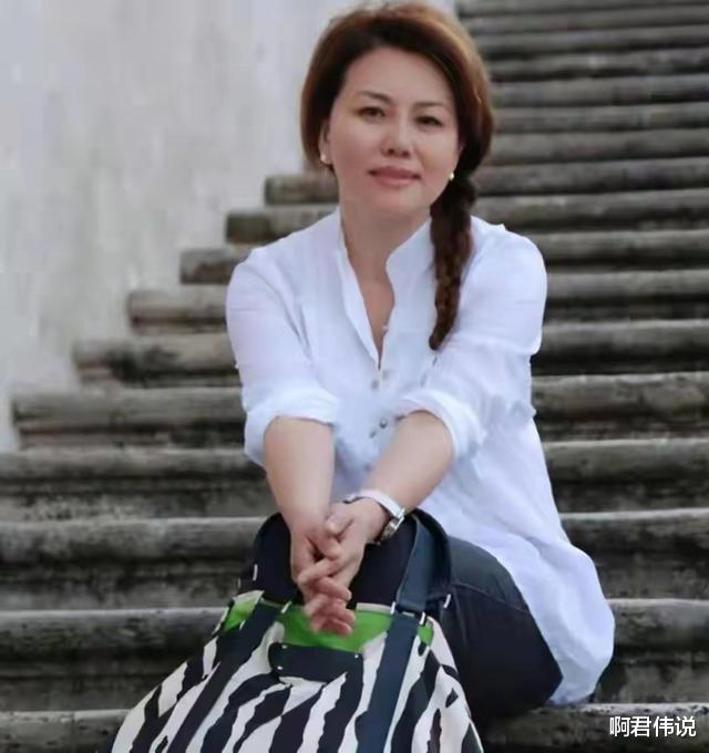 方静|“央视名嘴”方静被北大教授实名举报是“间谍”，44岁含冤而终