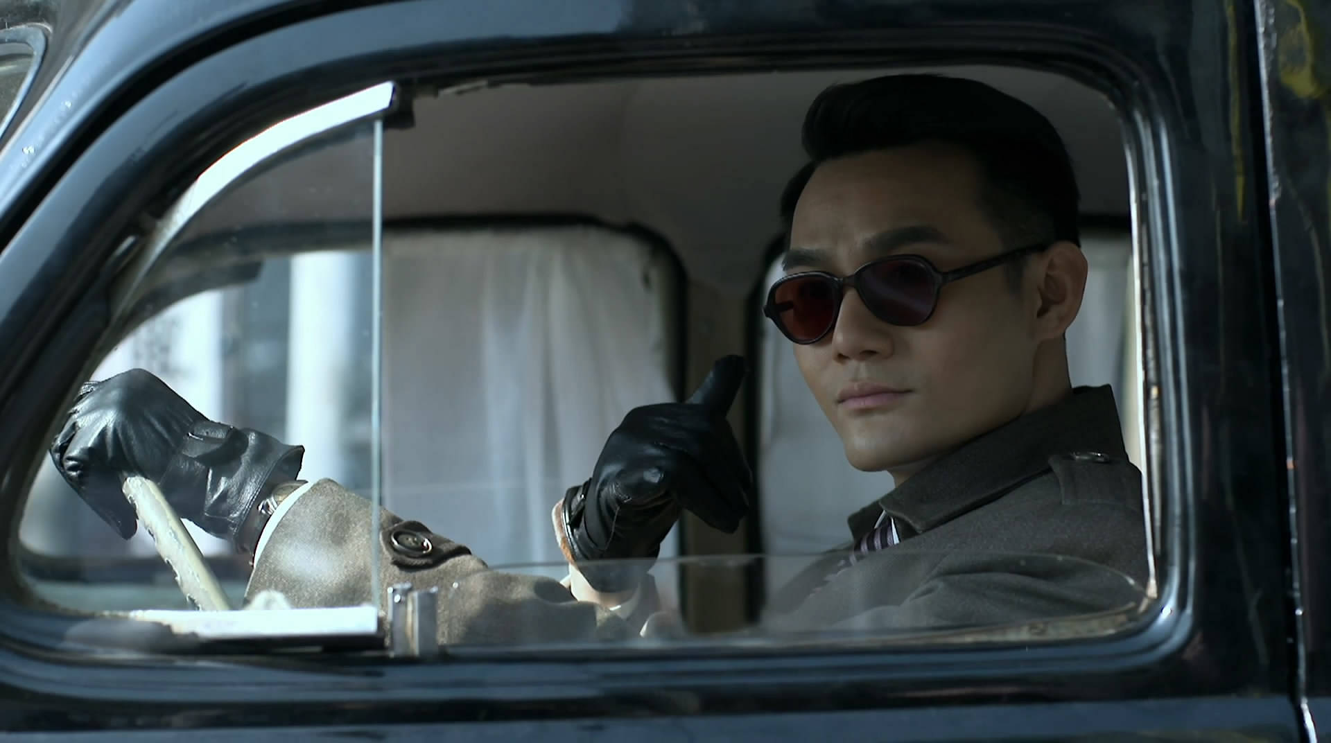 王凯|鲨疯了！王凯9部作品入选《中国电视剧选集》