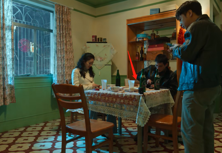 野蛮生长|论植入,谁有《风吹半夏》这么肆无忌惮?遍地广告却没人反感