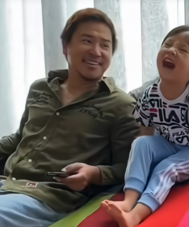 欧弟|欧弟带娃出国游,七岁大女儿身高随父亲,疑似争取到抚养权