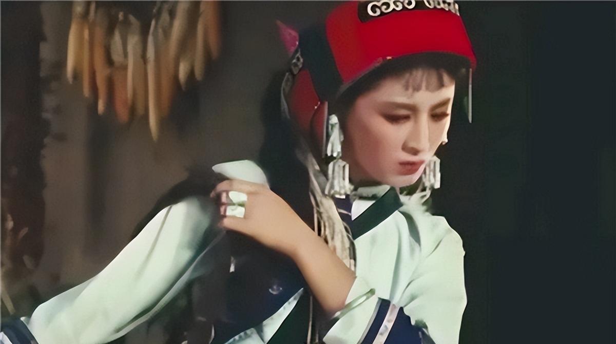 永远的阿诗玛杨丽坤已去世22年,丈夫和两个双胞胎儿子后来怎样?