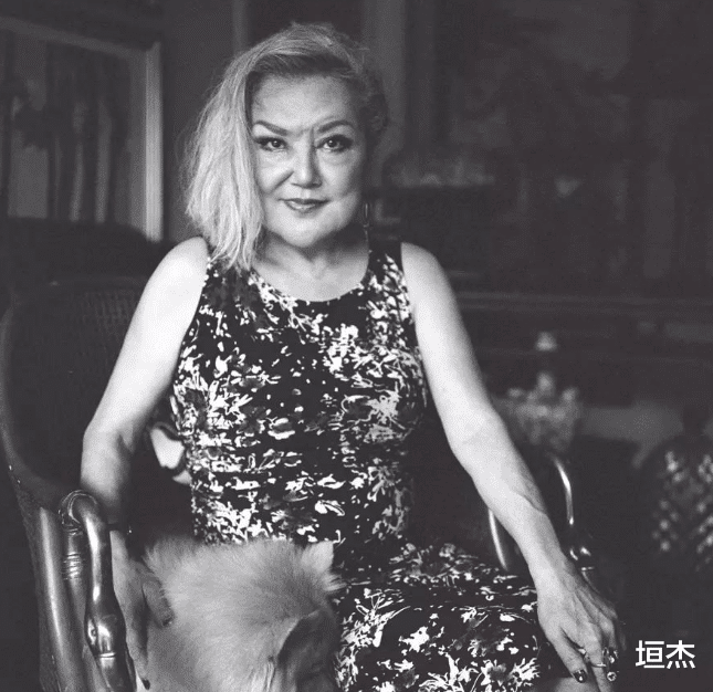 刘晓庆|刘晓庆拉皮多次耳粘脸，郎朗前女友变成锥子精，整容后遗症太可怕