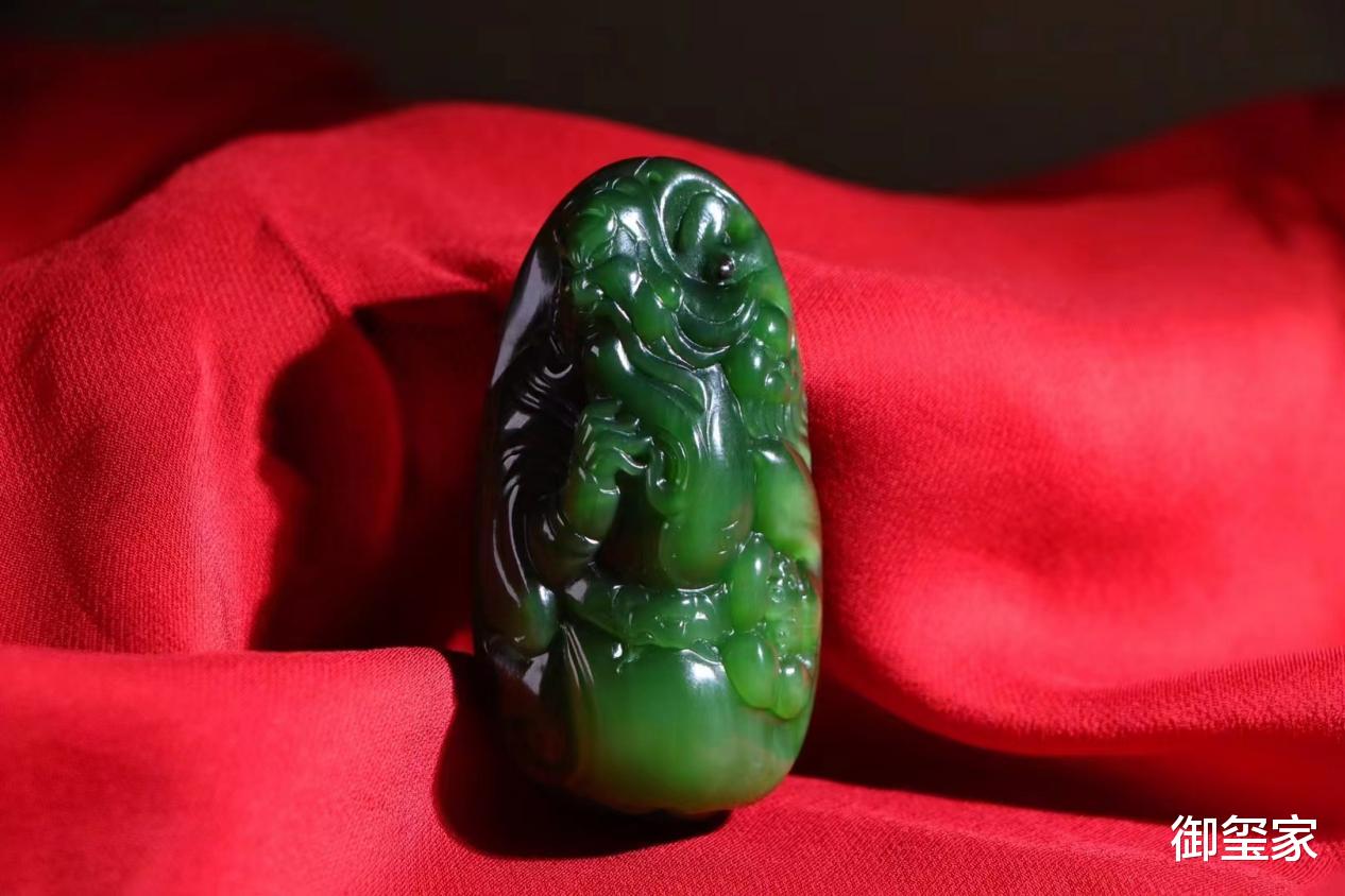 翡翠|御玺家:和田玉和翡翠哪个贵,谁更值得收藏
