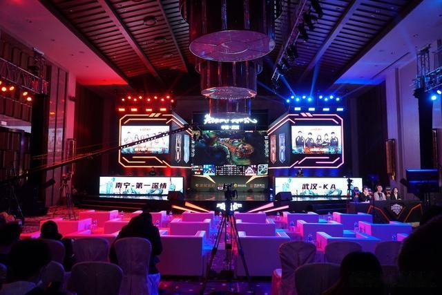 电子竞技|我为电竞狂，三位玩家的游戏人生：为打比赛，冬天在厂房地板上睡了一夜；当爱好变成职业，拿起游戏就觉得累