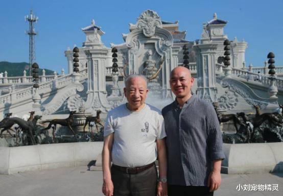 83岁老人花300亿重建圆明园,遭专家谴责,如今完工让人震撼