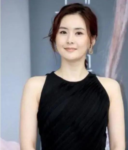 崔贞允|崔贞允：凭借《阁楼男女》爆红，34岁嫁豪门，婚姻仅维持10年