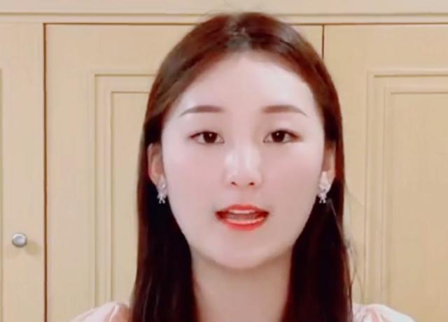 陈亚男|陈亚男直播首谈绑架案，语气平和，脸上表情引嘲讽：不作不死！