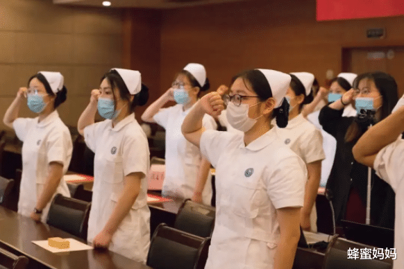 杭州某医院护士编制工资走红,实际金额是亮点,难怪学生抢着报考