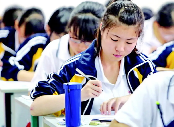 招聘|大型“钢铁集团”公开进行招聘,年薪很可观,应届生别错过