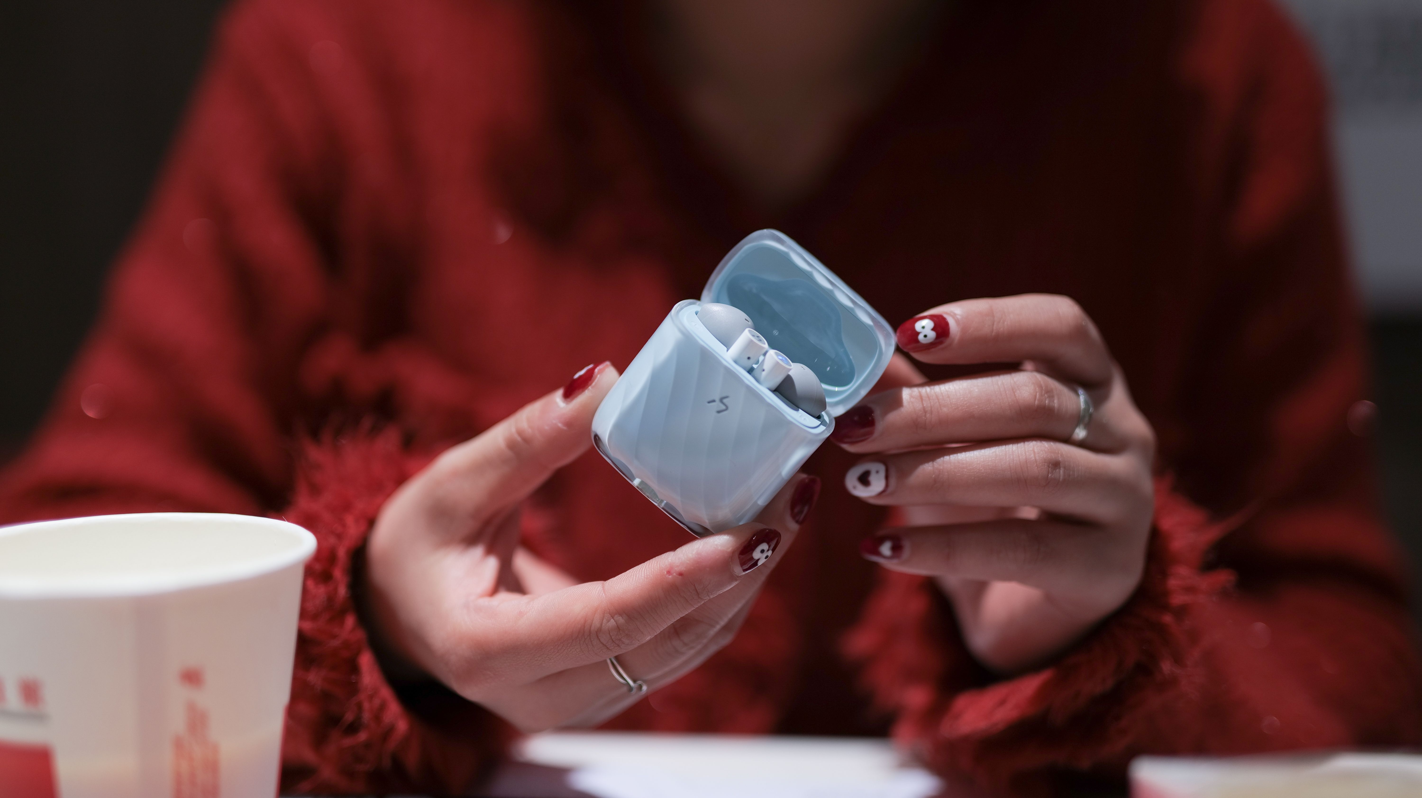 无线耳机|摊牌了,我就是馋“她”的身子!哈氪零度绝美无线耳机上手