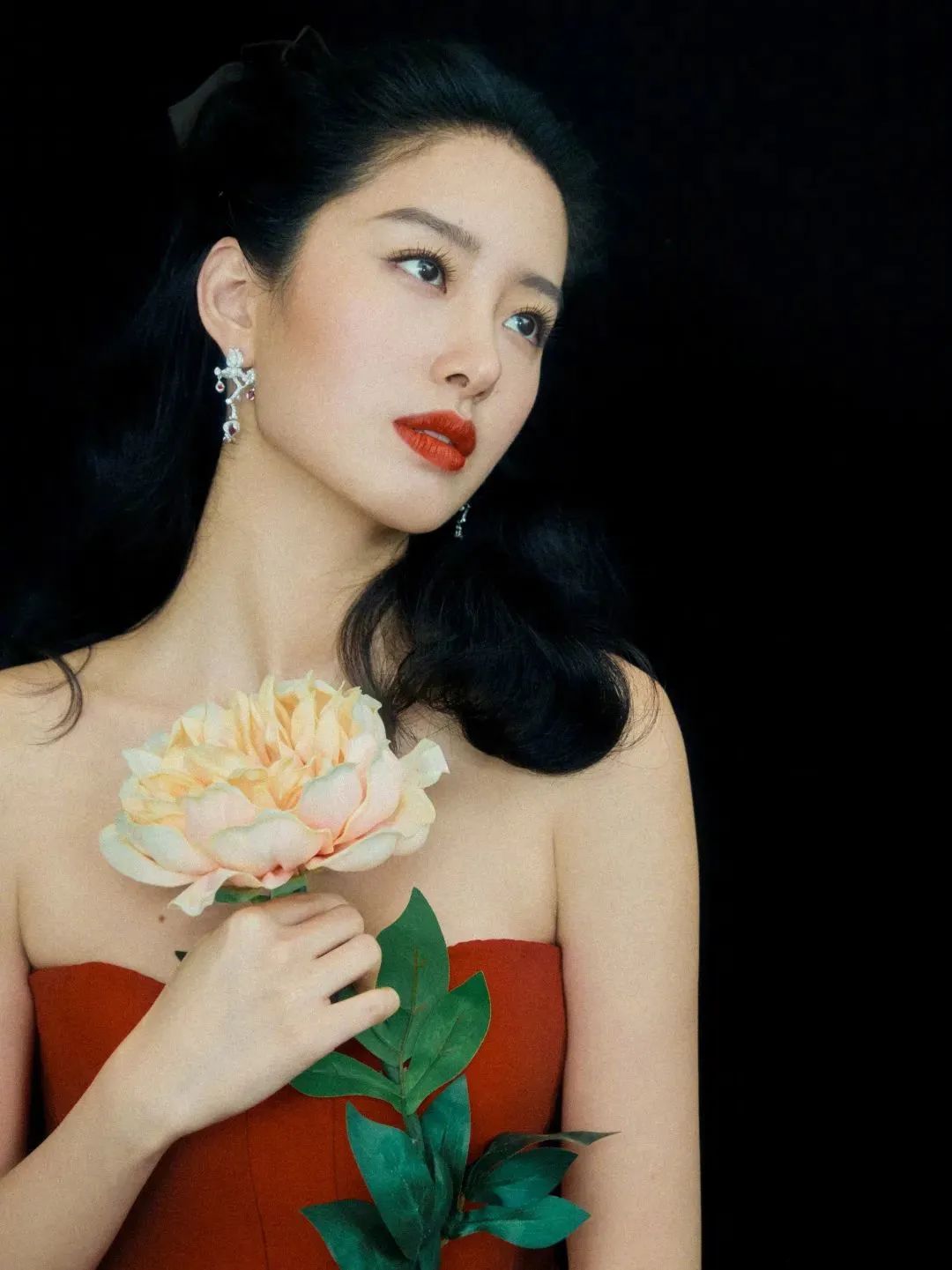 女孩|嫂系美人，这次靠什么翻红