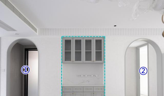 一面墙两个门洞,分享装修经验:嵌入中空柜,不占1寸,多10㎡收纳