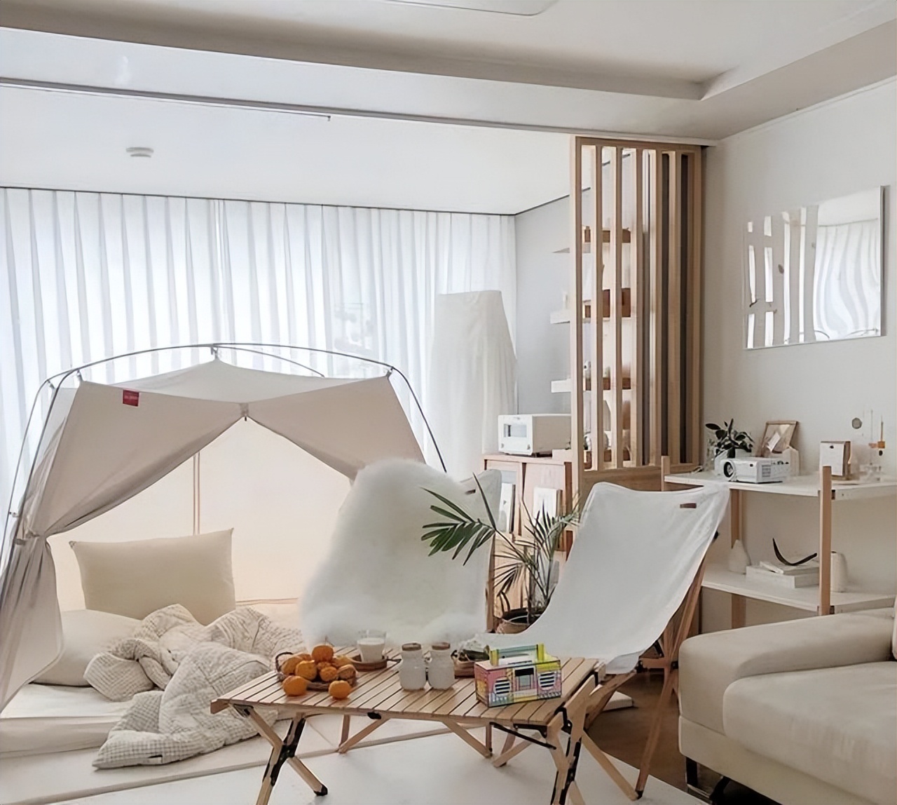 你家客厅还沙发+茶几?早out啦,现在流行这样装,好看又高级