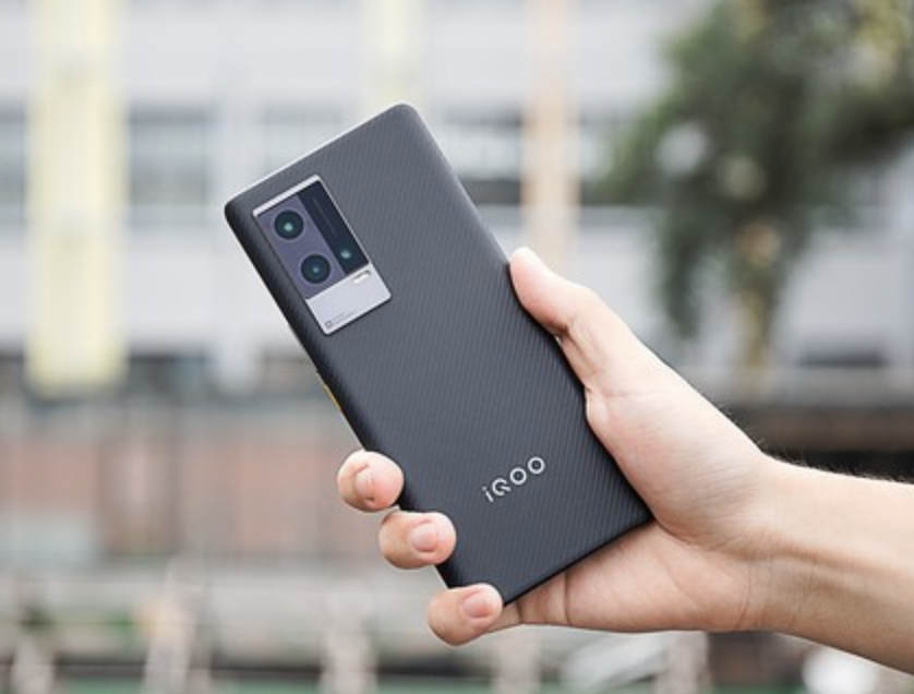 显示器|应有尽有打动我心，这3款“万金油”手机，用个三年都不想换